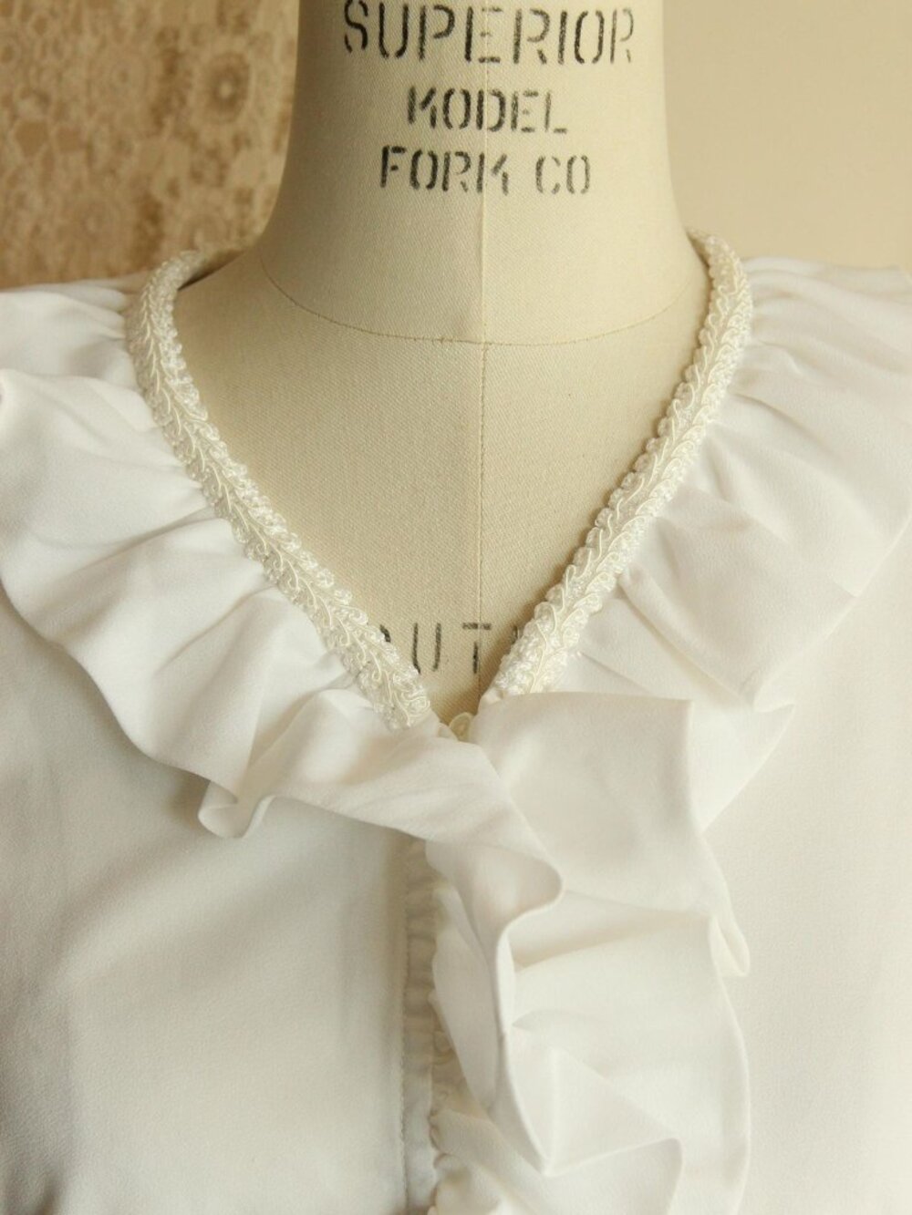 Vintage 1960s Blouse, Fritzi of California White Ruffle Collar Top, Buttons - Picture 5 of 11